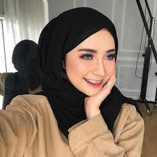 Berperan sebagai min hyo rin dalam tv series princess hours/goong (2006). Biodata Adira Salahudi Instafamous Seiras Song Ji Hyo Iluminasi