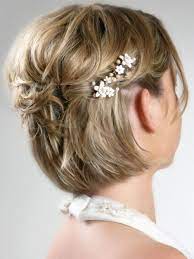 Tresse, chignon ou ponytail ? Mariee Fr Page D Accueil Site Organisation De Mariage Coiffure Mariage Courts Coiffure Mariage Cheveux Courts Cheveux Courts Mariage