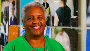 Mona Cahill's Instagram, Twitter & Facebook