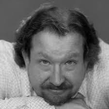 Keri Owen's Instagram, Twitter & Facebook