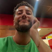 Sandy Elliott (@sandyelliott7)