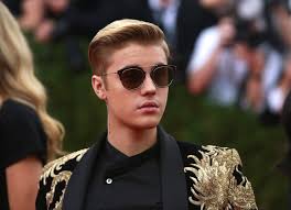 Justin Bieber pleads guilty to assaulting paparazzo in Canada | IBTimes UK