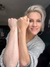 After a very long weekend, with 4 extra kiddos, then a very long Sunday  night, catching up laundry and tidying, only to not be able to sleep  because of back pain, I