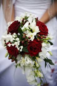 Its a decorative accessory for the image of a girl, an attribute of the main event of family life and mandatory element for maintaining tradition. Lovely Christmas Wedding Bouquet You Can T Miss Again Christmas Wedding Flowers Flower Bouquet Wedding Red Bridal Bouquet
