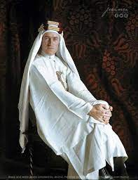 Lawrence of arabia death in 1935. The Real Lawrence Of Arabia Ww1 Colourised Photos Facebook
