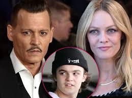 Toutes les photos de vanessa paradis : Jack Le Fils De Johnny Depp A De Graves Problemes De Sante