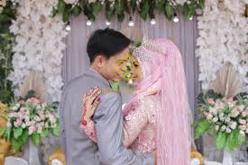 May 19, 2021 · isi kandungan qs ar rum ayat 21 ayat diatas menjelaskan kepada kita semua seputar pernikahan, setidaknya terdapat dua garis besar isi kandungan dari ayat ini. Surah Ar Rum 30 Ayat 21 3 Tujuan Pernikahan Menurut Al Quran