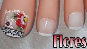 Combinar el diseño de las uñas de los pies y las uñas de las manso es una buena idea para verse bien y con estilo. Modelos De Unas Para Pies Con Flores Modelos De Unas