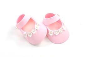 Baby Shoes Cake Topper Pink Sugar Paste With White Flowers For Baby Shower By Lil Sculpture Fondant Baby Shoes Shoe Cake Trendy Baby Shoes
