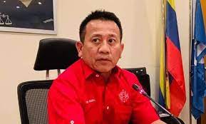 Comments must be accompanied by names or pseudonyms. Keahlian Tun Faisal Dalam Umno Digantung Suara Merdeka