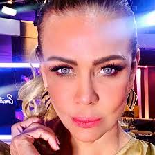 No se trata de quién es bueno en tú cara; sino de quién es leal cuándo no  estás “ 👌🏼