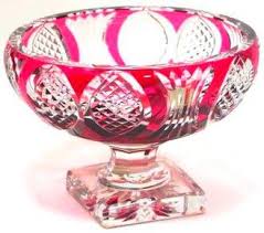 Val Saint Lambert 1826 2013 Coupe A Fruits Sur Pied En Cristal Taille Double Overlay Rose Sur Pied De Section Carre Portant Un Decor Verre Cristal Cristaux