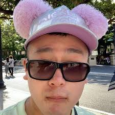 Carter Chen's Instagram, Twitter & Facebook