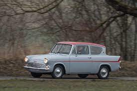 Zobacz jakie to proste powierz nam transport swojego pojazdu, usiądź wygodnie i zrelaksuj się, a twój pojazd zostanie bezpiecznie i szybko dostarczony w. Ford Anglia Der Bekannteste Oldtimer Der Harry Potter Generation Fahrzeugberichte Zwischengas