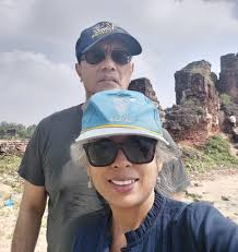 Hello lovely people! My husband and I are a newly married couple in our  late 20s, both working in IT, and we love traveling and exploring new  places. We're also very connected