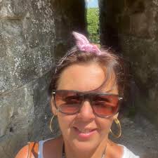 Recommendations for someone to make a wedding cake please. Thankyou