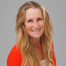 Anna Hullinger's Instagram, Twitter & Facebook