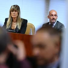 Más Madrid y PSOE abandonan la comisión de investigación a Begoña Gómez  impulsada por Ayuso en la Asamblea de Madrid