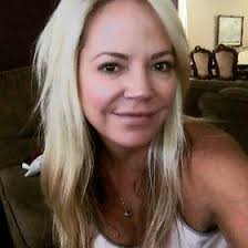 Donna Rayfield's Instagram, Twitter & Facebook