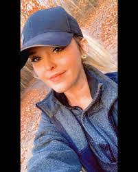 Erin Mcrae's Instagram, Twitter & Facebook