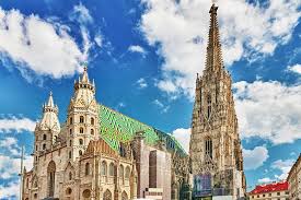 Als religiöses bildungszentrum der diözese eisenstadt bietet es ein vielfältiges. Exploring St Stephen S Cathedral Vienna Planetware