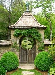 Schone Und Elegante Rustikale Garden Gate Ideen Die Sie Kennen Sollten Gartenstruktur Rustikaler Garten Gartendesign Ideen