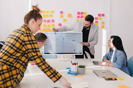 Jouez au jeu des associations. Comment Travailler Au Canada Nos Conseils Et Astuces Maplr