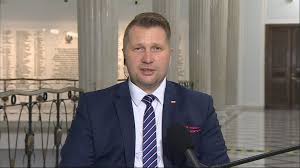 Niemniej podczas rozmowy nie chciał niczego jeszcze przesądzać. Kiedy Powrot Do Szkol Minister Edukacji Wyjasnia Polsat News