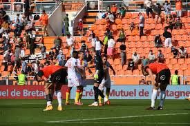 On the other hand, lorient comes with 1 wins behind its name as well as 1 draws and 1 defeats. Football Football Revivez La Defaite Du Fc Lorient Contre Le Rc Lens Le Telegramme