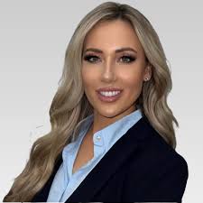 Jessica Maxon's Instagram, Twitter & Facebook