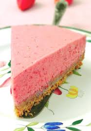 Oui Soleil Tu Nous As Manque Mais Nous Avons Heureusement Su T Oublier Quelques Instants Ce Dimanche La Mousse Fraise Entremet Facile Gateau Mousse Fraise