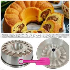 Kue ini memiliki tekstur yang lembut dan rasa yang manis. 3 Pcs Loyang Kue Bolu Kick Press Ukuran 24 Cm Cetakan Kue Bolu Kick Press Murah Lazada Indonesia