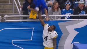 Watch: Steelers WR DK Metcalf throws punch at Detroit Lions fan