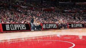 遭禁赛25场的艾顿（deandre ayton）18日解禁归队，攻下18分，但依旧杯水车薪，乔治（paul george）、里纳德（kawhi leonard）和威廉斯（lou williams）毫不手软，合力缴出64分，终场洛杉矶快船以120：99让凤凰城太阳黯淡无光，主场取得10连胜佳绩。 æƒ³éŒ¢æƒ³ç˜‹äº†å§ å¿«èˆ¹éšŠä¸»å ´å¢žè¨­æ˜Ÿå…‰å ´é‚Šå¸­çœ‹ä¸€è³½å­£çƒè¦èŠ±ä¸Šç™¾è¬ æ¯æ—¥é ­æ¢