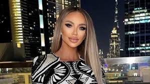 Bianca, mândră că a devenit imaginea unui studio de videochat. Bianca DrÄƒguÈ™anu ApariÈ›ie Uimitoare In Ziua De Revelion S A AfiÈ™at Intr Un Costum De Baie Minuscul