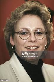 938 Geschäftsführerin Stock Photos, High-Res Pictures, and Images