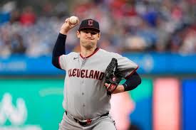 Sánchez, Williams shine in pitchers' duel. Manzardo's pinch-hit HR lifts Cleveland past Phillies 1-0