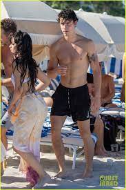 He just played his tampa and miami shows cabello and mendes are reported by e! Full Sized Photo Of Shawn Mendes Camila Cabello Kiss At The Beach 16 Photo 4328410 Just Jared