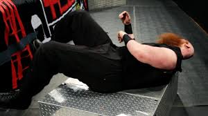Erick Rowan Vs Big Show Steel Stairs Match Photos Big Show Steel Stairs Erick Rowan