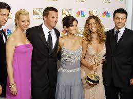 Joey and the cast get really bad reviews for their performances and joey finally gets the chance to be with kate again. Friends Jennifer Aniston Mit Mega Ankundigung Fans Aus Dem Hauschen Stars
