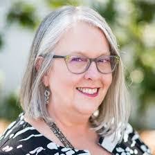 Catherine Pettie's Instagram, Twitter & Facebook