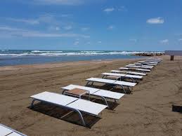 Kaspischer strand in aserbaidschan stockfoto bild von reflexion leuchten 66014618. Baku Aserbaidschan Reisebericht Erfahrungsbericht Hotel Park Inn