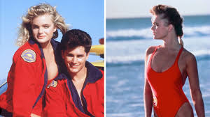 Wir reisen heute zurück nach malibu und verraten euch, was aus der besetzung von „baywatch geworden ist und was pamela anderson. Baywatch Was Macht Pamela Anderson Vorgangerin Erika Eleniak Heute Stern De