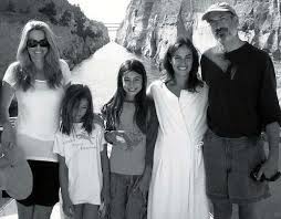 Brennan gave birth to steve's first child named lisa brennan on may 17, 1978, when steve was just 23. What Does Steve Jobs Daughter Erin Siena Do Wiki Net Worth Family Siblings Reed And Eve Jobs College