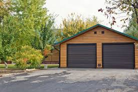Danach ist der auftrag einer lasur oder eines schutzlacks sinnvoll. Holzgarage Lohnt Sich Der Eigenbau Oder Die Fertiggarage Motortipps Ch
