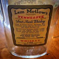 The Whiskey Cave On Instagram 1961 Lem Motlow Whiskey Pint By Jack Daniels Beautifulbottle Pint Vintagewhiskey Spiri Whiskey Jack Daniels Vintage Bottles