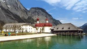 The webcams fall into three groups, namely 3 live streaming webcams, one panoramic webcam und 21 further webcams. Wanderung Zur Eiskapelle Am Konigssee Auf Den Berg De