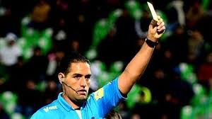 Es el primer lugar en españa donde una federación reconoce este tipo de tarjeta para que sus árbitros la usen. Los Arbitros Italianos Estrenan La Tarjeta Verde