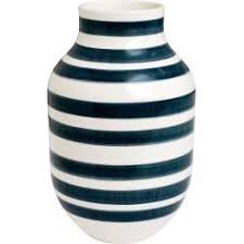 Arts Omaggio Vase Kahler Design In 2020 Vase Striped Vase Ceramic Texture