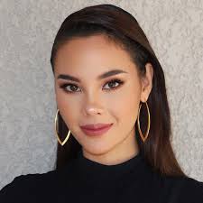 Catriona Universe On Instagram That Face Catriona Gray All Glammed Up For Nfl Honors In Atlanta Madi Beautiful Ear Cuffs Insta Fashion Grey Makeup